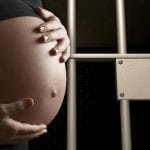 Polémica en Italia por caso de reclusa a la que le quitan su bebé al nacer