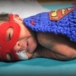 Una enfermera disfrazó de superhéroes a bebés prematuros para Halloween