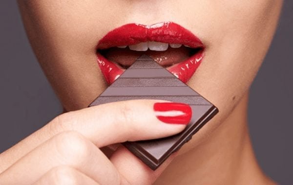 Un nuevo chocolate suizo promete aliviar los dolores menstruales