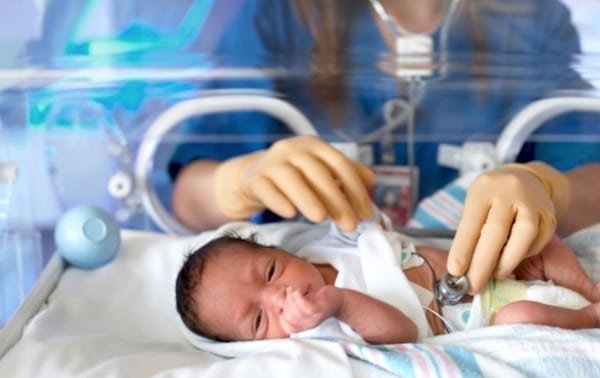 El rol de la enfermería en el cuidado del bebé prematuro