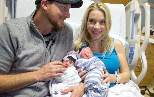 Una mamá dio a luz a mellizos en dos años diferentes