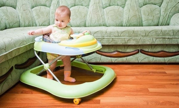 Andadores para bebés: ¿Sabías que son perjudiciales para su desarrollo?