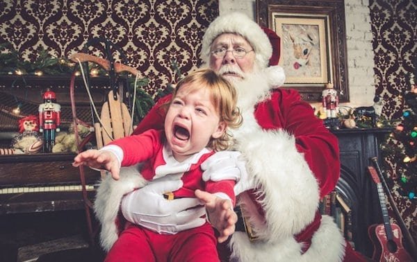 Niños con Papá Noel: 18 fotografías que no salieron como se esperaba