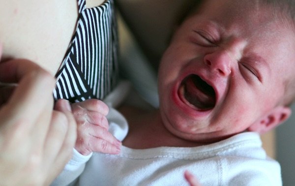 El llanto excesivo del bebé podría indicar problemas en su salud mental