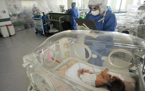 85 bebés contagiados con COVID-19: "Todavía no han cumplido un año"